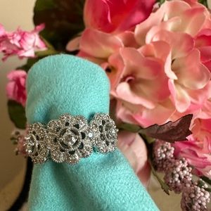 Ladies 14k white gold and diamond ring